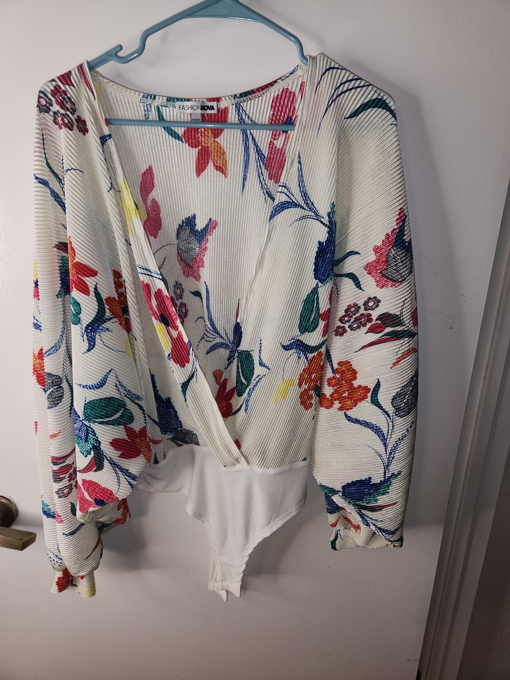 Fashion Nova White Florals Plunge Long-Sleeve Bodysuit